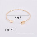 Promotion Gift Wholesale Women Handmade Custom Charm Fashion Bracelets Jewelry Simple Twisted Gold Plated Fashion Bracelet